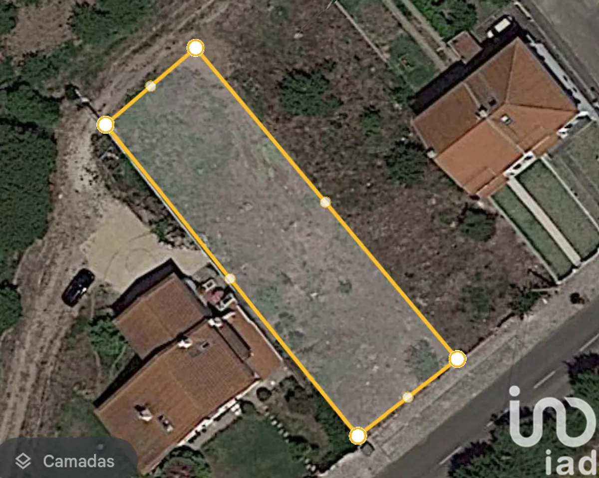 Terreno de 675 m² em Vilar