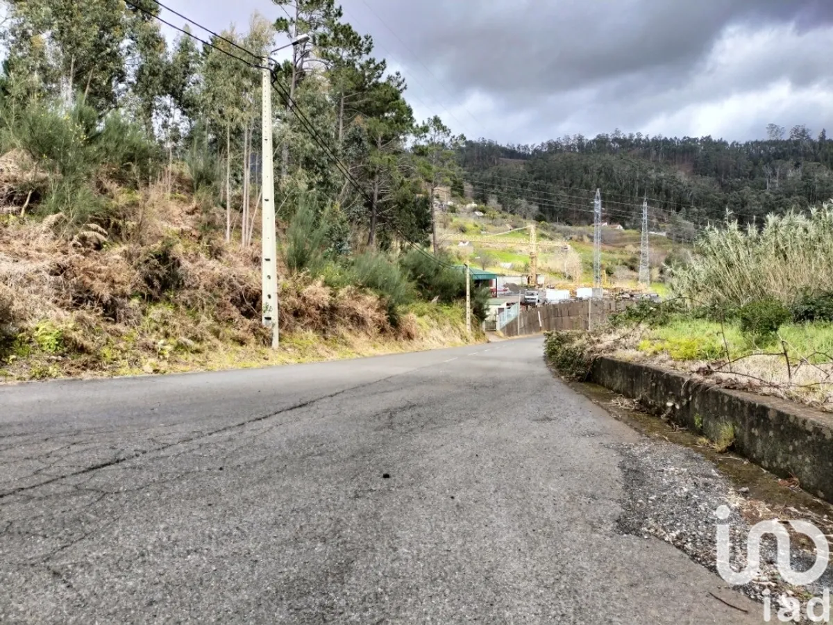 Terreno de 4430 m² em Canhas