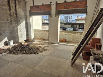 Shop/Premises commercial  in Bougado (São Martinho e Santiago)