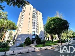 Apartamento T3 em Lumiar