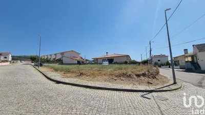 Fotografia 3 de Terreno urbano de 594 m² em Casas do Soeiro