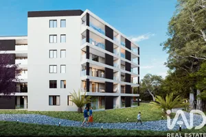 Apartment T3 in Pedrouços