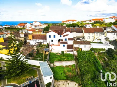 House  in Fenais da Ajuda