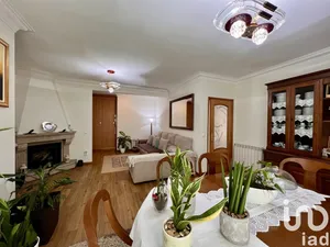 House  at Nogueira e silva escura