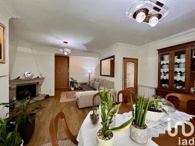 Maison à Nogueira e silva escura