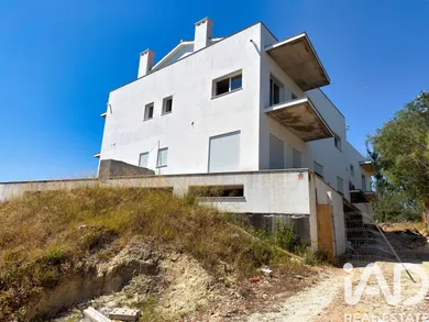 Apartamento T2 em Monte Real e Carvide