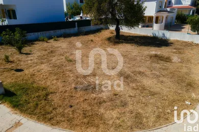 Terreno urbano  em Quelfes