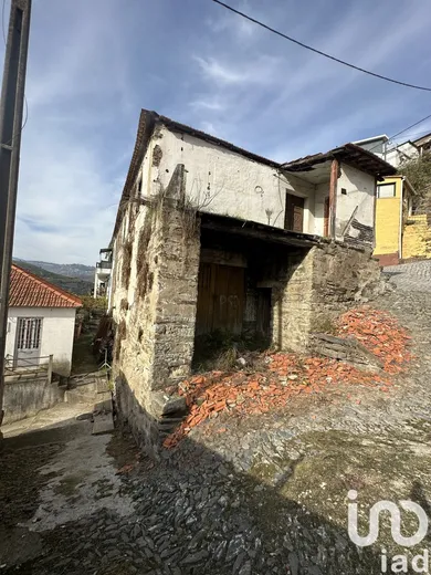 Maison de village  à Alvações do Corgo