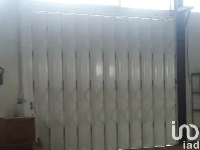 Armazém  em Constantim e Vale de Nogueiras