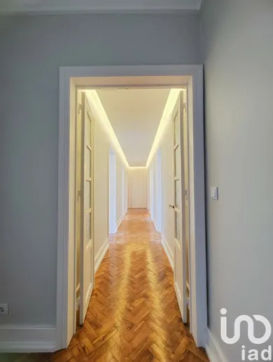 Apartamento T4 em Areeiro