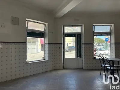 Fotografia 3 de Prédio de 201 m² em Vieira de Leiria