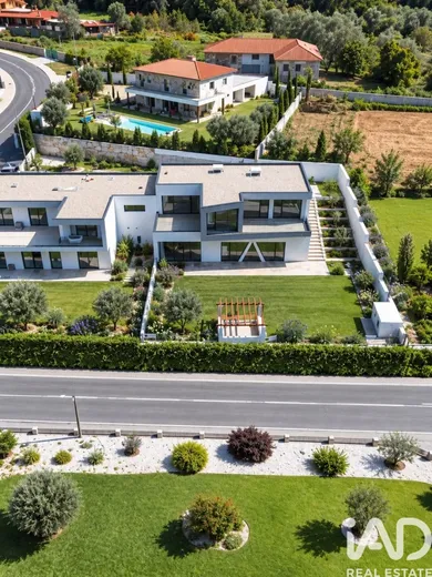 House in Rebordões (Souto)
