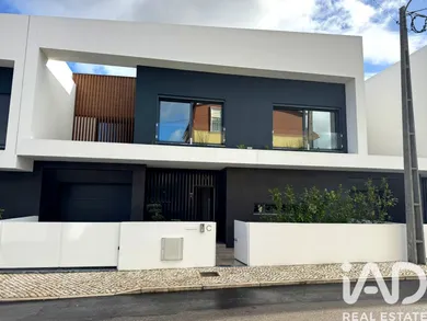 Casa/Moradia  em Loures