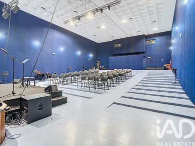 Loja / Estabelecimento Comercial em Santo António dos Olivais