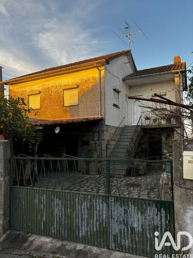 Casa  em Covas e Vila Nova de Oliveirinha
