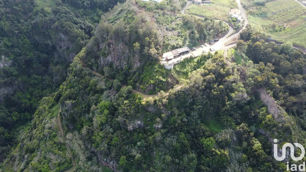 Terreno urbano de 8000 m² em São Jorge