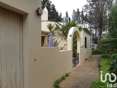 House  in Guia