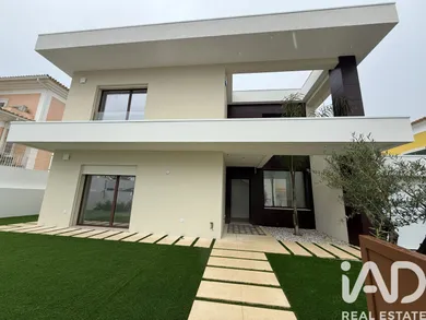 Maison  à Charneca De Caparica E Sobreda