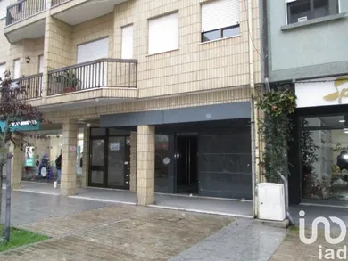 Loja / Estabelecimento Comercial  em Paços de Ferreira
