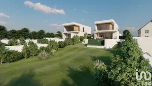 Land  at Sesimbra (Castelo)