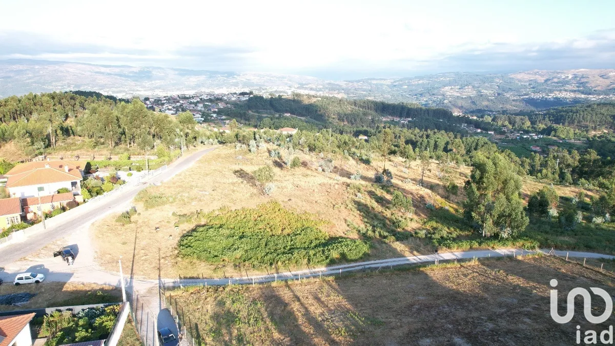 Terreno urbano de 6520 m² em Vila Boa de Quires e Maureles