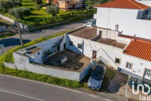 Casa tradicional em Santa Bárbara de Nexe