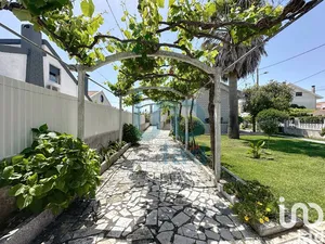 Casa/Moradia  em Charneca De Caparica E Sobreda