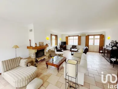 Appartement T4 à Vila e Roussas