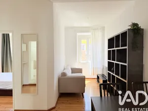 Apartamento T1 em Alcântara