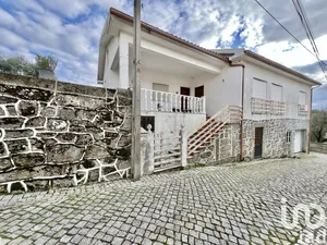 Traditional house  at Abrunhosa-a-Velha