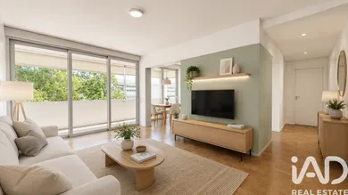 Apartamento T2 em Carcavelos e Parede