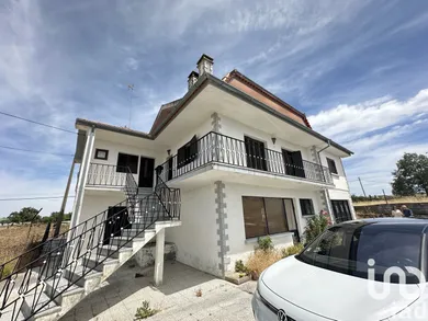 Village house in Pínzio