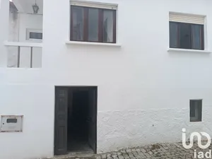 Casa de aldeia em Colmeal e Vilar Torpim