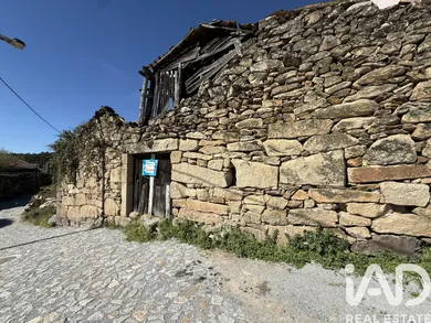 Casa de campo  em Adoufe e Vilarinho de Samardã
