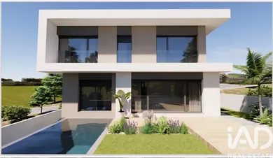 House  in Carcavelos e Parede