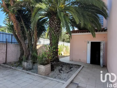 Prédio  em Esgueira