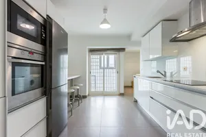 Apartamento T2 em Lumiar
