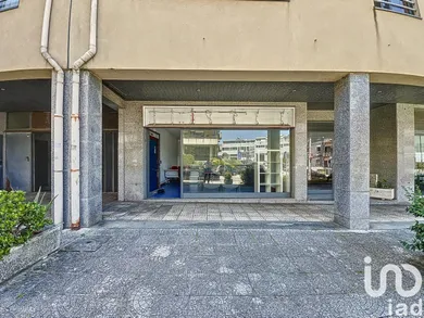 Shop/Premises commercial  in Lordelo Do Ouro E Massarelos