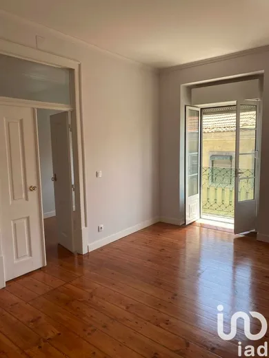 Apartamento T2 em Alcântara