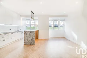 Apartment T2 in Oeiras e São Julião da Barra, Paço de Arcos e Caxias