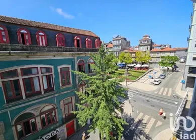 Building in Cedofeita, Santo Ildefonso, Sé, Miragaia, São Nicolau e Vitória