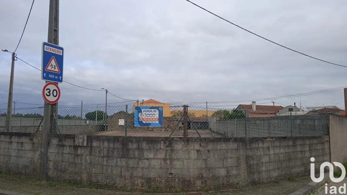 Terreno de 407 m² em Estela