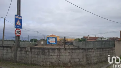 Fotografia 7 de Terreno urbano de 471 m² em Laundos