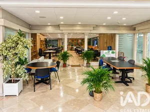Loja / Estabelecimento Comercial em Areeiro