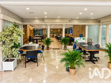 Loja / Estabelecimento Comercial em Areeiro
