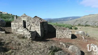 Ferme  à Corujeira e Trinta