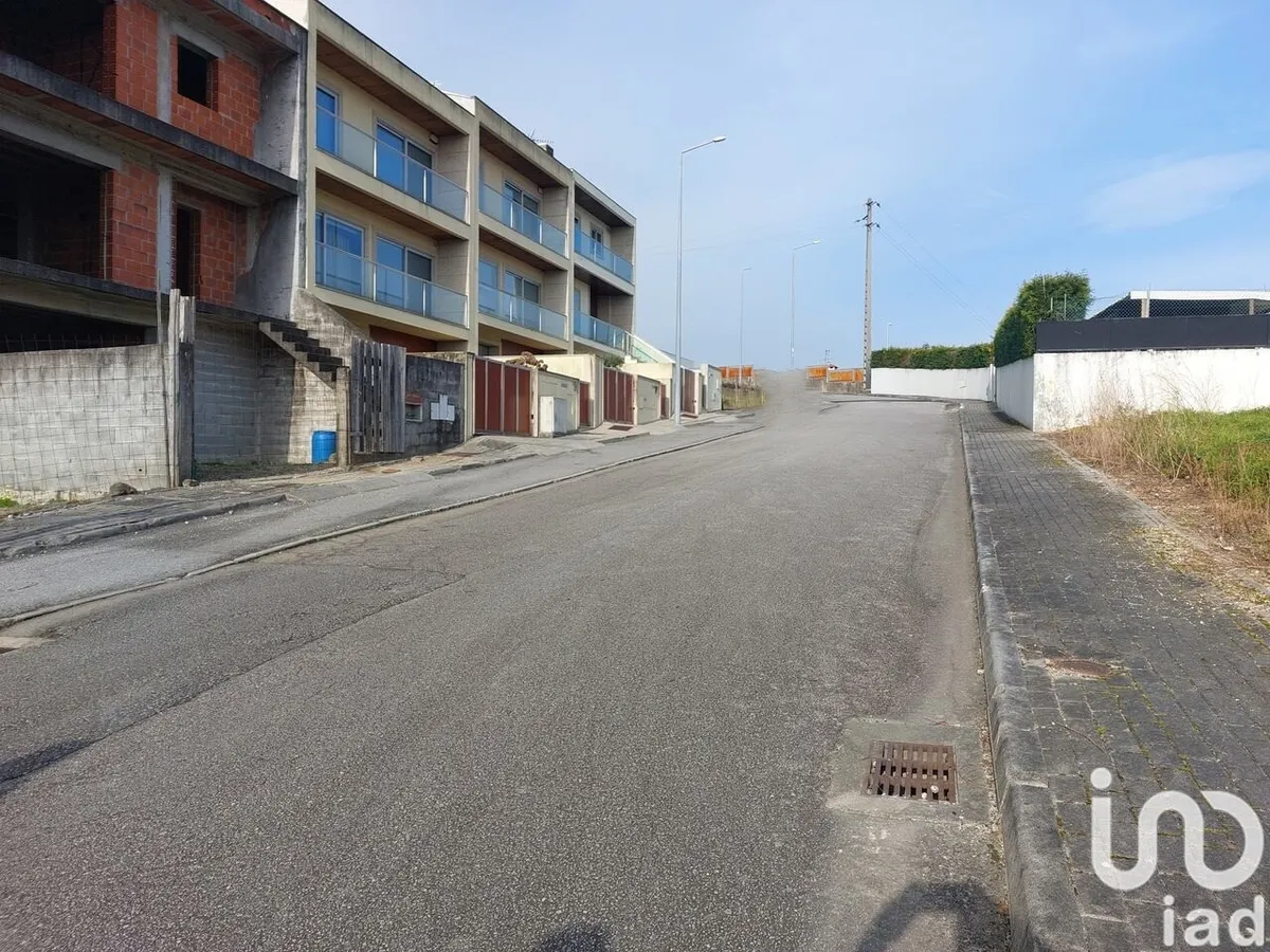 Terreno de 175 m² em Celeirós, Aveleda E Vimieiro