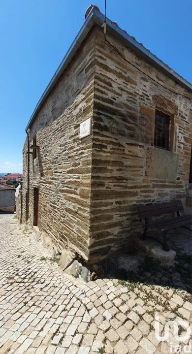 Casa de aldeia em Açoreira