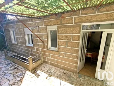 House  in Vila e Roussas