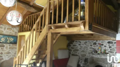 Casa de aldeia  em Pousafoles do Bispo, Pena Lobo e Lomba